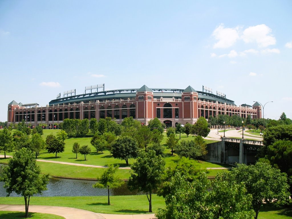 Foto: Rangers ball park in arlington By Dopefish, Public-Domain - Wikipédia